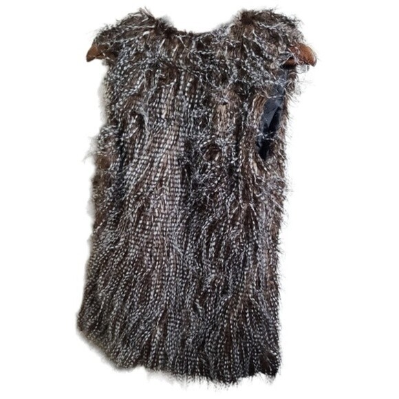 Me Jane Faux Fur Vest NWT S - Picture 2 of 5